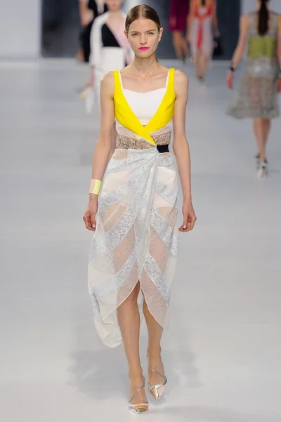 Look 13